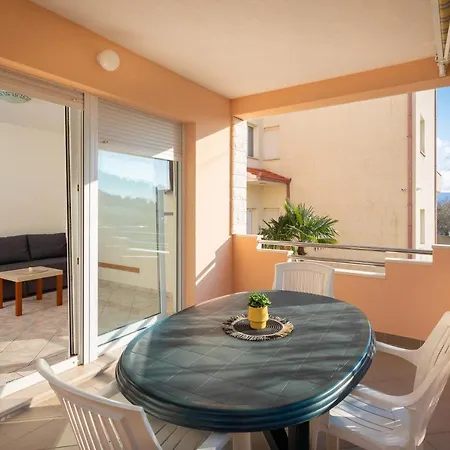 Fun In The Sun Apartment